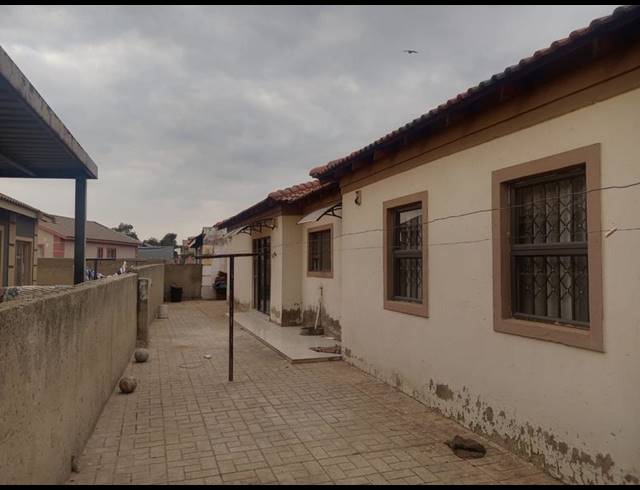 4 BEDROOM HOUSE FOR SALE IN WINDMILL PARK